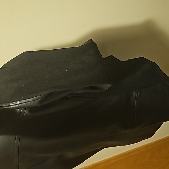 Black leather jacket - Picture 11 of 13